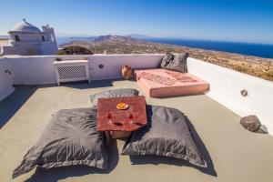 Skyline Villa Santorini Greece