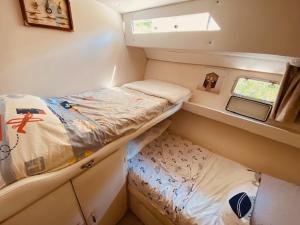 Bateaux Bateau Peniche a quai 6 couchages : photos des chambres