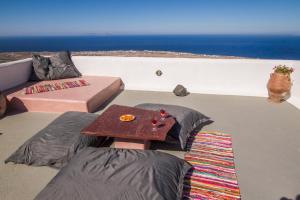 Skyline Villa Santorini Greece