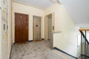 Warsaw Skyline Blue Studio by BookingHost