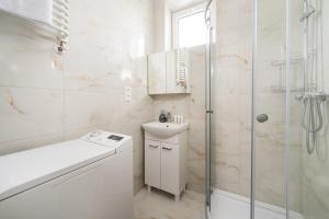 Warsaw Skyline Blue Studio by BookingHost