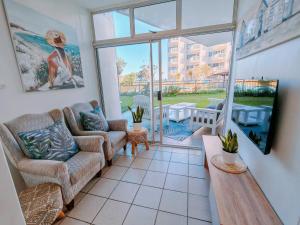 Ocean Lighthouse - 2 Adults & 3 Kids - Umdloti