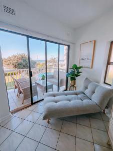 Ocean Lighthouse - 2 Adults & 3 Kids - Umdloti