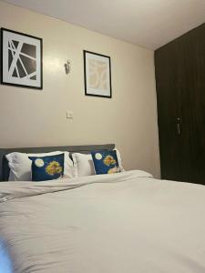 One Bedroom Apartment by Birnes Haven