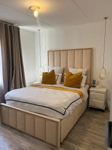 Modern 2BR apartment close 2 OR Tambo