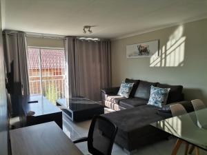 Lovely 2 Bedroom Townhouse with private garden