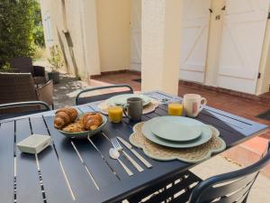 Appartements Le Petit Meze-T2 avec Terasse : photos des chambres