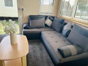 Rohannah A&C Ultimate Caravan Retreat