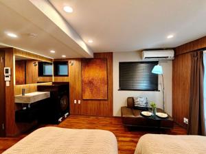 B2 Shinjuku Business District hotel, 9 mins to ST Max 4P 新宿商务区 全新装修 交通中心 车站9分钟 最大4人 直达新宿 涉谷 表参道 品川 池袋 上野 代代木 银座 原宿