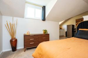 Private Suite Near It- Prime Location