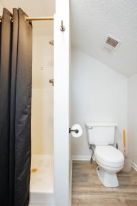 Private Suite Near It- Prime Location