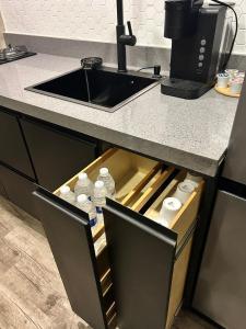 Complete Modern Apartment with Patio and Pool