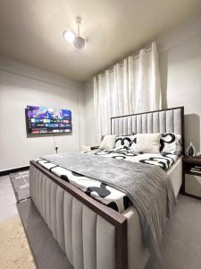 A square studio appartment