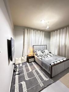 A square studio appartment