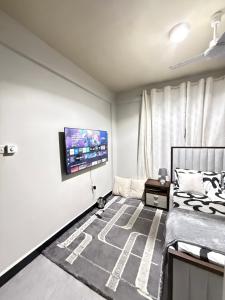 A square studio appartment