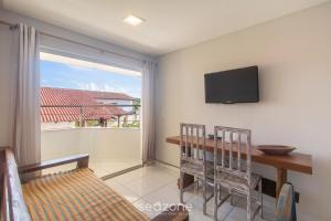 Apto em cond. c piscina a 850m da Praia - SRR0007