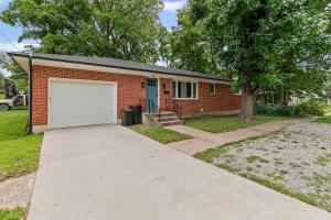 Modern 2BR • Pets OK • Sleeps 8