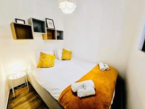 Elegant 1BR stay with terrace