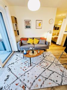 Elegant 1BR stay with terrace