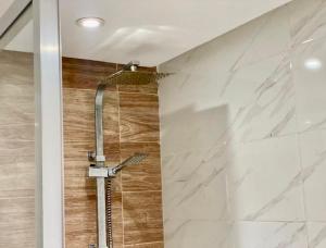 Chic Urban Studio with Stunning City Views, Panoramic View Of The Ocean Beach & Agadir Ouflla Mountains