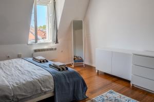 Central Castle View Apartment 
