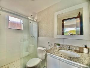 Casa com piscina em condomínio na Rasa