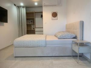 studio indépendant plain pied jardin & piscine