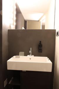 Maison XXV Aprile by M3trocubo