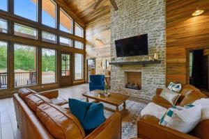 Modern Farmhouse - Arcades - Hot Tub