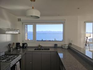 Veo Veo Bariloche con vista al lago Nahuel Huapi