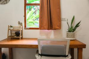 The Garden Room - Comfy apartment with workspace