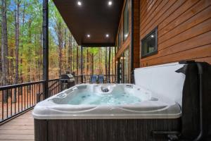 Bearfoot ChillInn - Relaxing Escape in Broken Bow