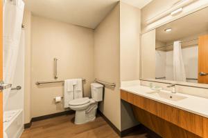 LivAway Suites Seattle- Renton