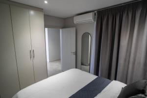 SONRIELE luxury apartments at 262 Florida Road