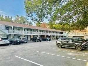 Hampton Motor Inn