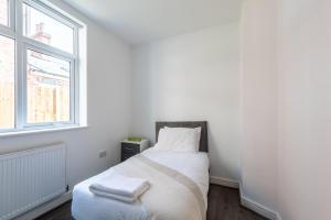 Sleek Luxe Room - Contractor and Holiday Stay - Homestays, Coventry