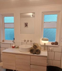 Charming Private Guest Suite Close to Hospital