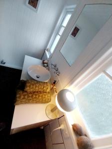 Charming Private Guest Suite Close to Hospital