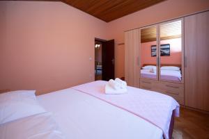 Apartments with parking space Nin, Zadar - 23551