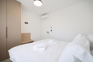 Apartments by the sea Privlaka, Zadar - 24834