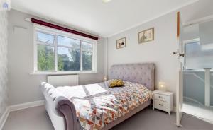 EEJs Grand 5 Bed Home- London, Greenwich