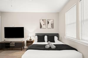 Chic and Cozy Loft near Q2 Stadium & North ATX