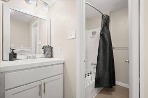 Chic and Cozy Loft near Q2 Stadium & North ATX