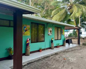 Caribbean View House - 4hvězdičkové hotely ve městě Tortuguero