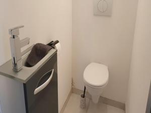 Villas Villa in Lorgues with Private Pool : photos des chambres