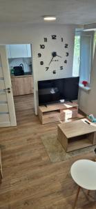 1 izbový pekný apartmán s neskorým odchodom až do 14 hodiny