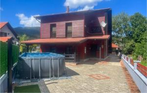 5 Bedroom Amazing Home In Jasenak