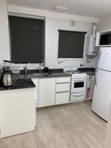 Patricia, hermoso 2 amb, cerca de la playa y del casino central de mar del plata