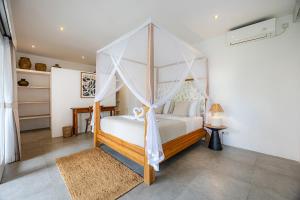 Renovated Villa Aksara Oberoi, 700m to Beach