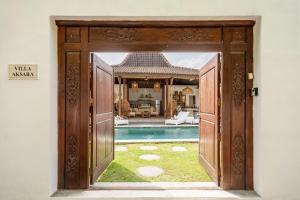 Renovated Villa Aksara Oberoi, 700m to Beach